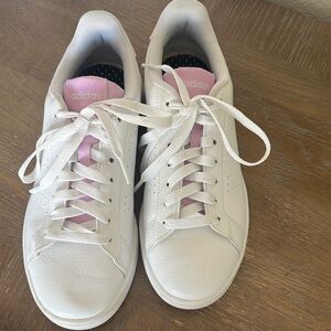 Adidas Women’s Sneakers 👟